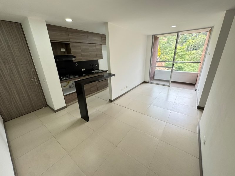 Apartamento para el arriendo en Sabaneta el codigo es 15458 Foto 2
