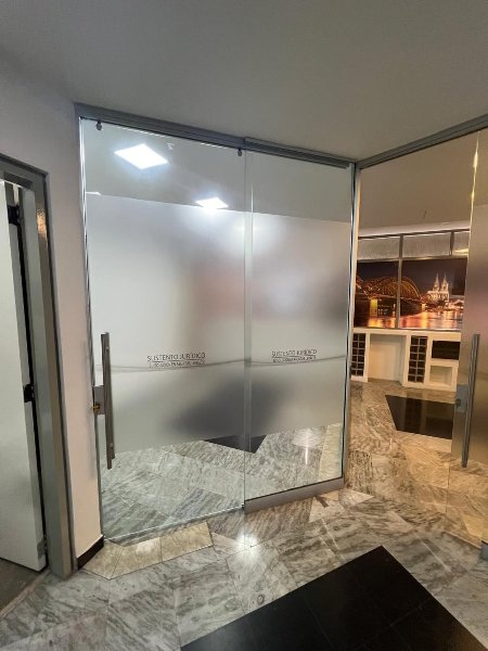 Oficina-Local para el arriendo en Medellín el codigo es 17248 Foto 4