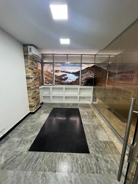 Oficina-Local para el arriendo en Medellín el codigo es 17248 Foto 2