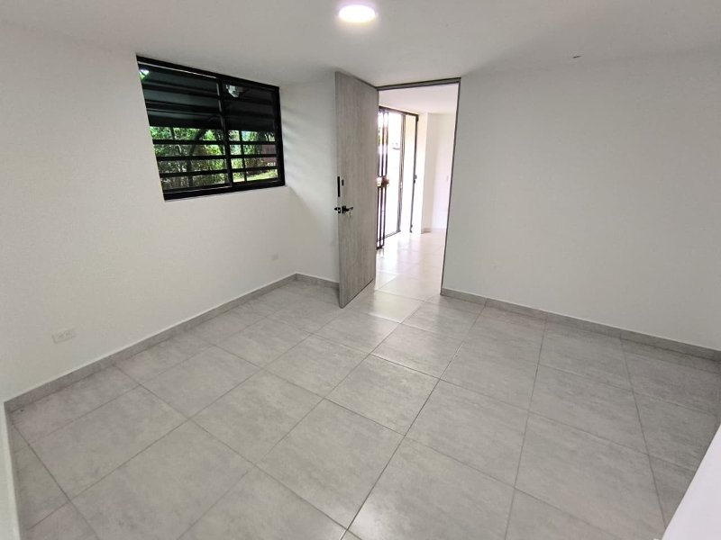 Local para el arriendo en Sabaneta el codigo es 17270 Foto 3