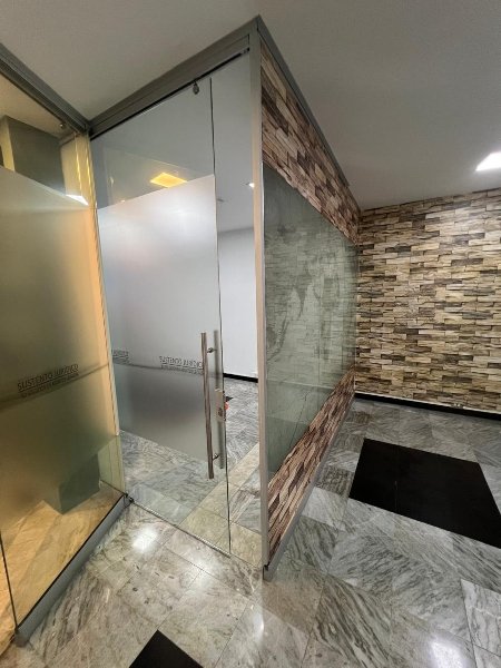 Oficina-Local para el arriendo en Medellín el codigo es 17248 Foto 8