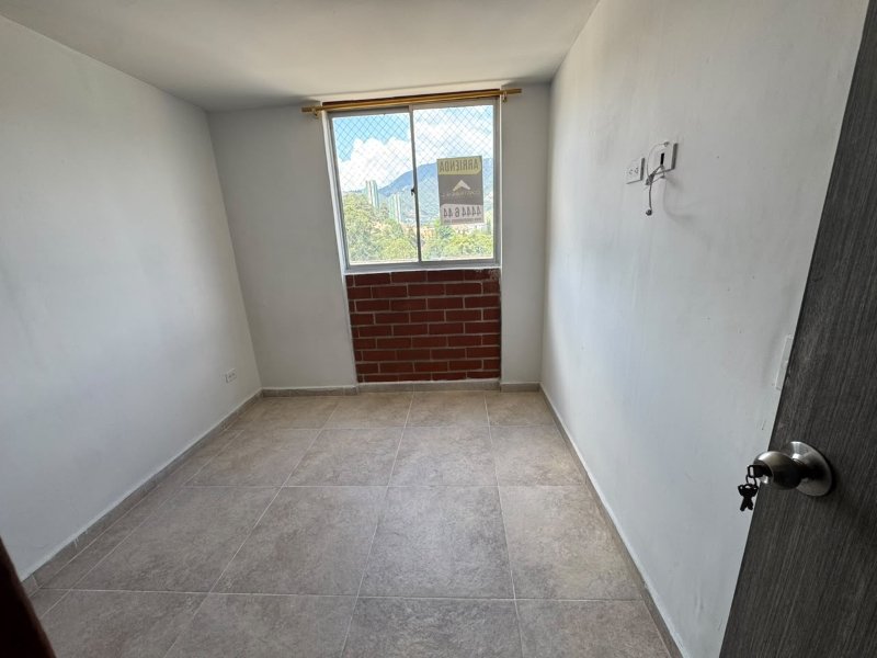 Apartamento para el arriendo en Medellín el codigo es 18045 Foto 8