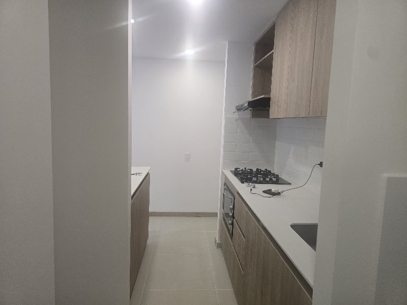 Apartamento para el arriendo en Envigado el codigo es 17990 Foto 2
