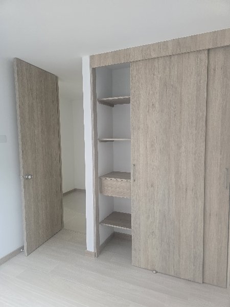 Apartamento para el arriendo en Envigado el codigo es 17990 Foto 7