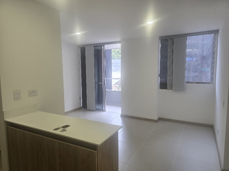 Apartamento para el arriendo en Envigado el codigo es 17990 Foto 4