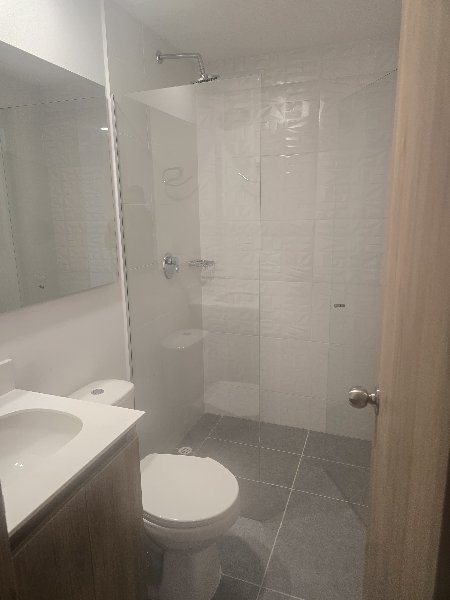 Apartamento para el arriendo en Envigado el codigo es 17990 Foto 13
