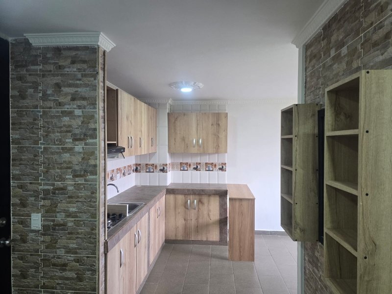 Apartamento para el arriendo en Medellín el codigo es 15747 Foto 2