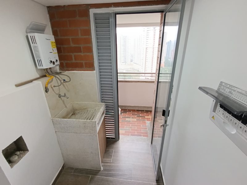 Apartamento para el arriendo en Itagüí el codigo es 16975 Foto 14