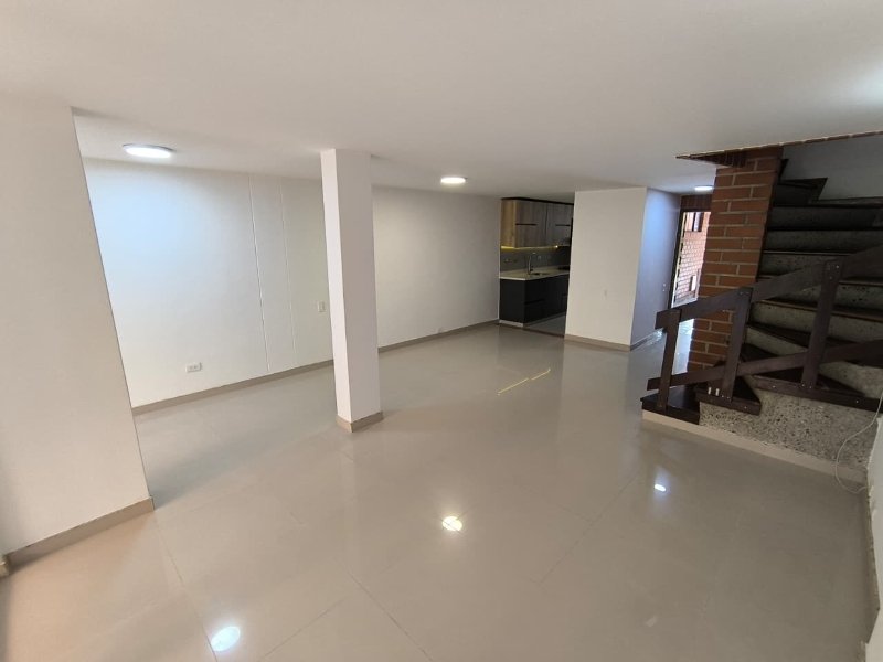 Casa para el arriendo en Envigado el codigo es 15519 Foto 3