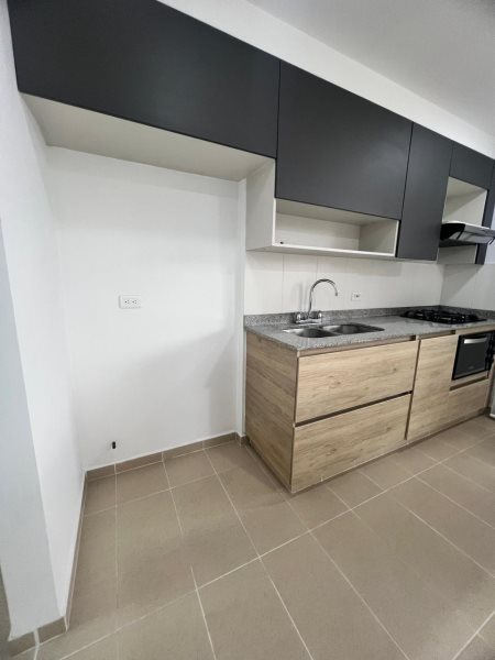 Apartamento para el arriendo en Sabaneta el codigo es 14829 Foto 2
