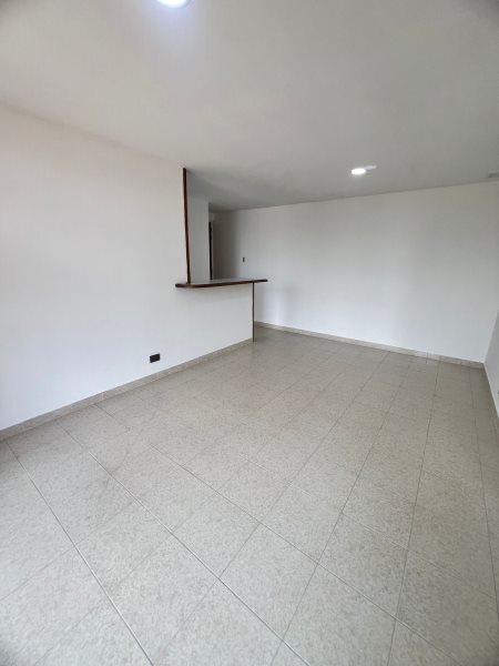 Apartamento para el arriendo en Envigado el codigo es 16750 Foto 4