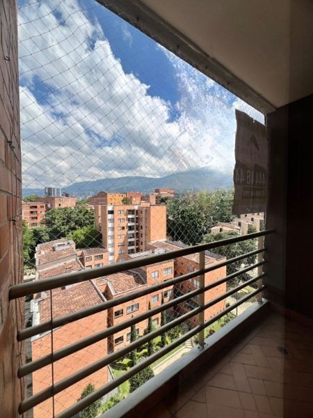 Apartamento para el arriendo en Envigado el codigo es 16750 Foto 6