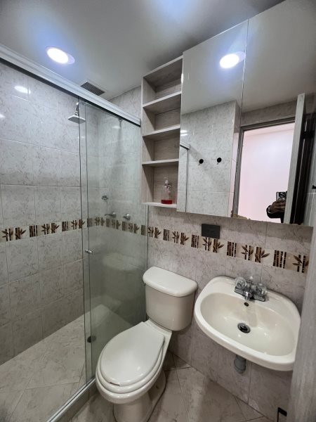 Apartamento para el arriendo en Envigado el codigo es 16750 Foto 13