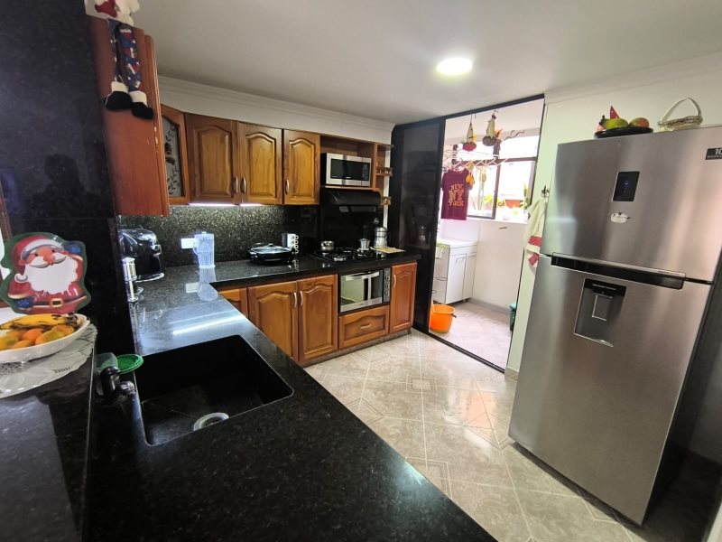 Apartamento para el arriendo en Envigado el codigo es 16739 Foto 2