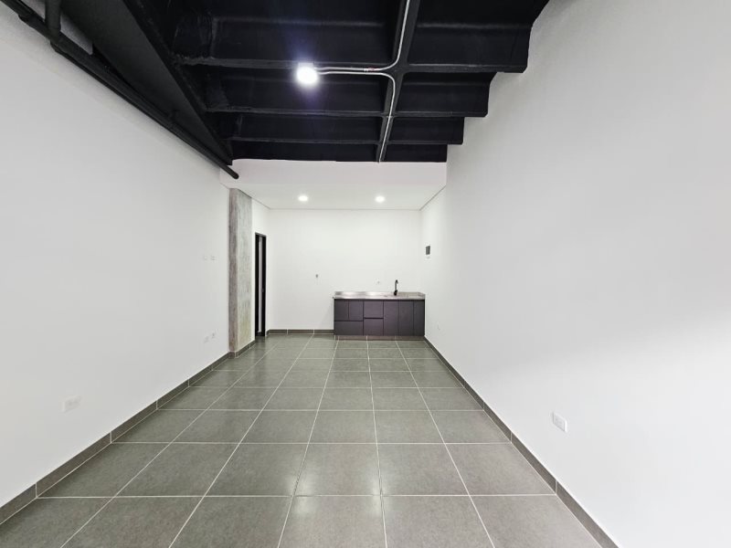 Local para el arriendo en Sabaneta el codigo es 16767 Foto 2