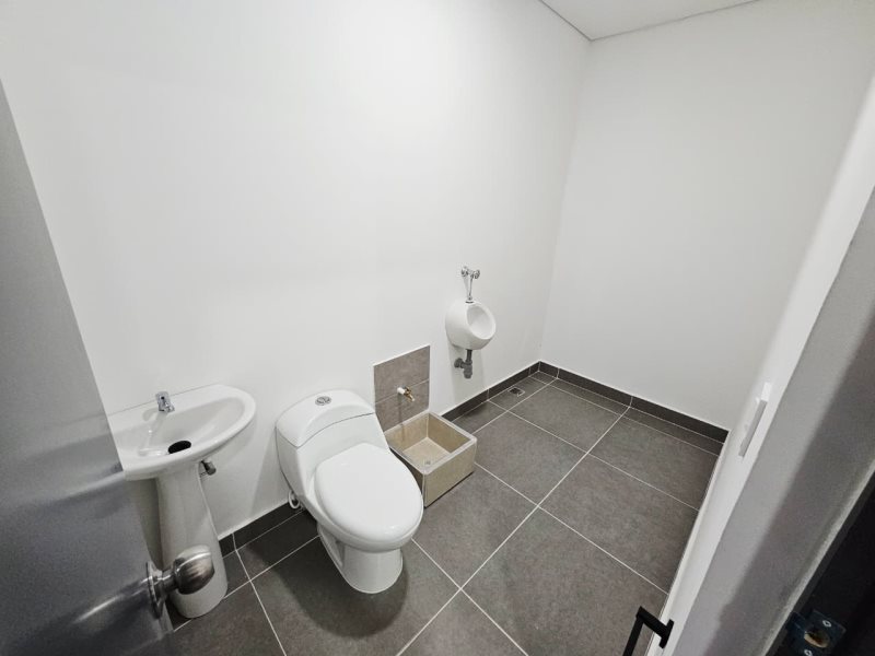 Local para el arriendo en Sabaneta el codigo es 16767 Foto 4